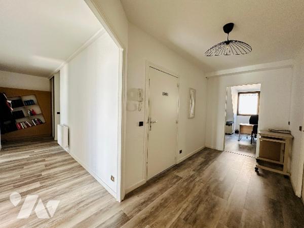 Dole , appartement centre ville , résidence avec ascenseur