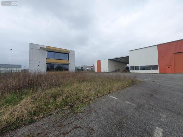 Entrepôt et bureaux à vendre à Cherré-Au dans la Sarthe (72400), ref : 423
