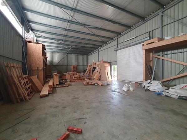 Entrepôt et bureaux à vendre à Cherré-Au dans la Sarthe (72400), ref : 423