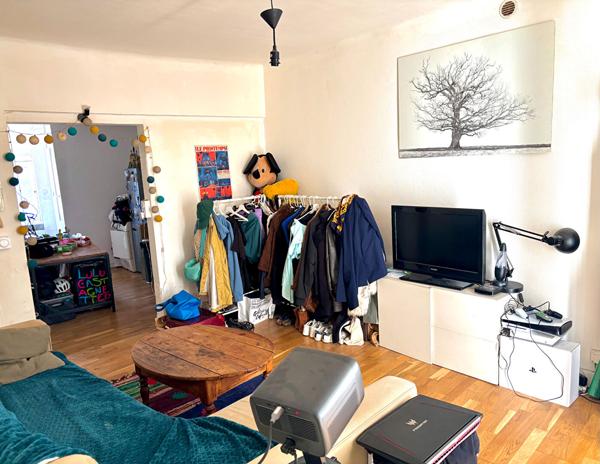 A VENDRE NANTES SAINT-CLEMENT CHARMANT TYPE 2 FONCTIONNEL DANS BEL ANCIEN