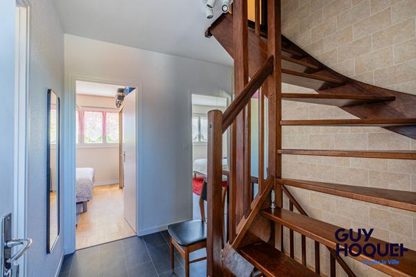 Maison à vendre à COMBS LA VILLE - 5 pièces, 3 chambres et 2 bureaux