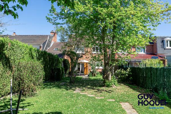 Maison à vendre à COMBS LA VILLE - 5 pièces, 3 chambres et 2 bureaux