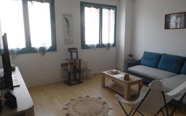 Immeuble à vendre    4 pièces •  Saint-Yrieix-la-Perche