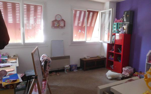 Immeuble à vendre    4 pièces •  Saint-Yrieix-la-Perche