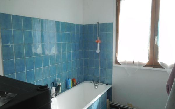 Immeuble à vendre    4 pièces •  Saint-Yrieix-la-Perche