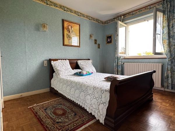 Maison individuelle avec grand terrain plat