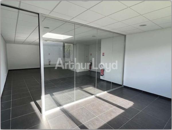 Bureaux à louer à Roncq dans parc sécurisé avec accès rapide aux axes