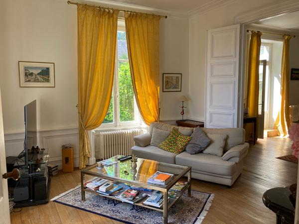 Maison de caractère en pierre au coeur de Fontenay le comte