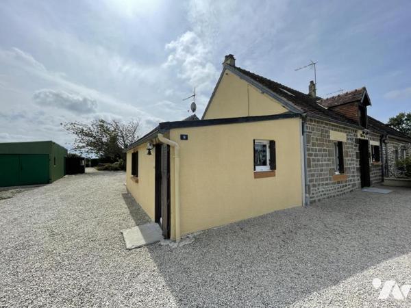 LA FERTE MACE, maison habitable de plain-pied avec terrain et grand garage