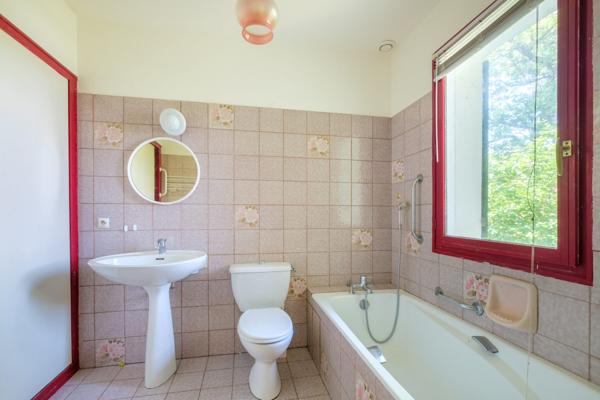 MAISON INIVIDUELLE DE PLAIN PIED AVEC DE TERRAIN 1000 M2