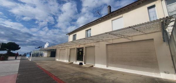 Immeuble de rapport à fort potentiel à proximité immédiate de la plage