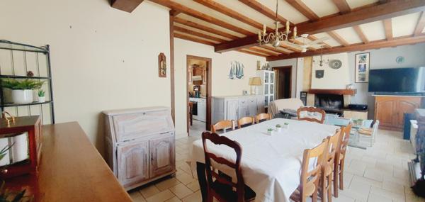 Immeuble de rapport à fort potentiel à proximité immédiate de la plage