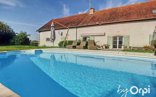 Maison à vendre    6 pièces • 240 m2 Néris-les-Bains