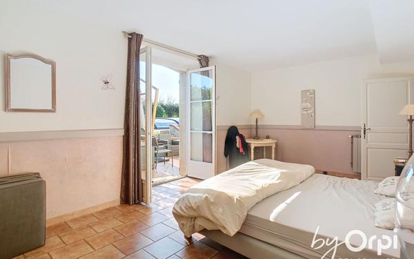 Maison à vendre    6 pièces • 240 m2 Néris-les-Bains