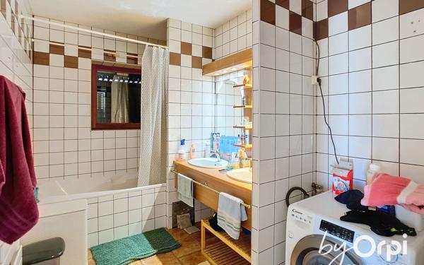 Maison à vendre    6 pièces • 240 m2 Néris-les-Bains