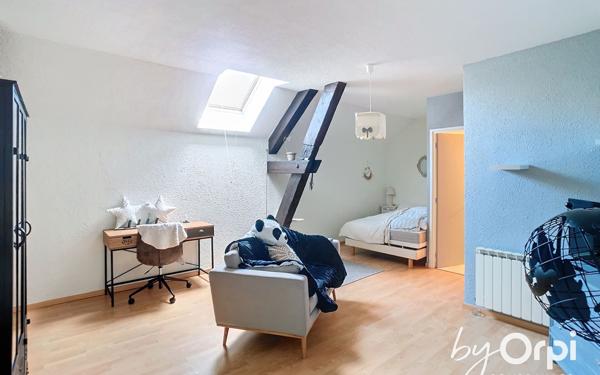 Maison à vendre    6 pièces • 240 m2 Néris-les-Bains