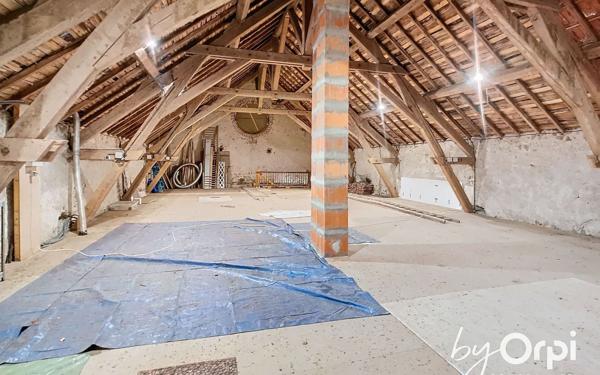 Maison à vendre    6 pièces • 240 m2 Néris-les-Bains