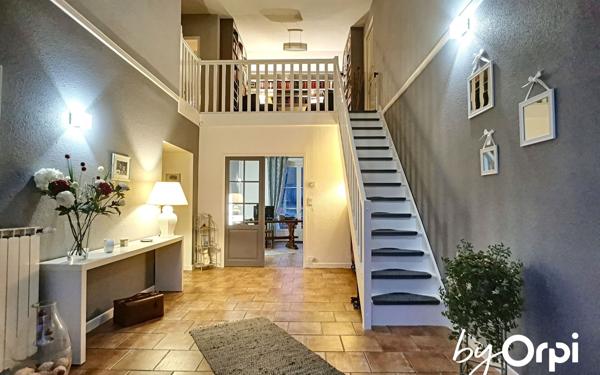Maison à vendre    6 pièces • 240 m2 Néris-les-Bains