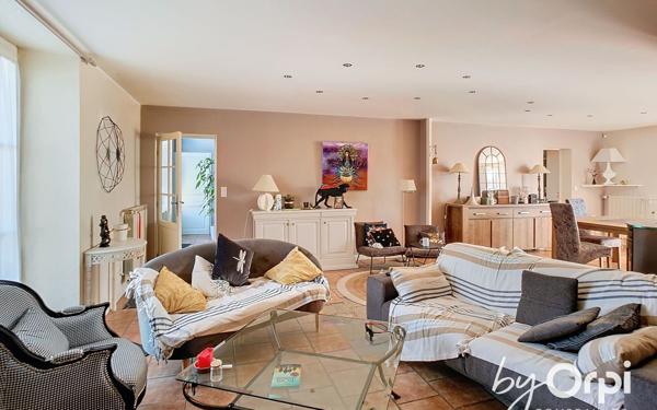 Maison à vendre    6 pièces • 240 m2 Néris-les-Bains