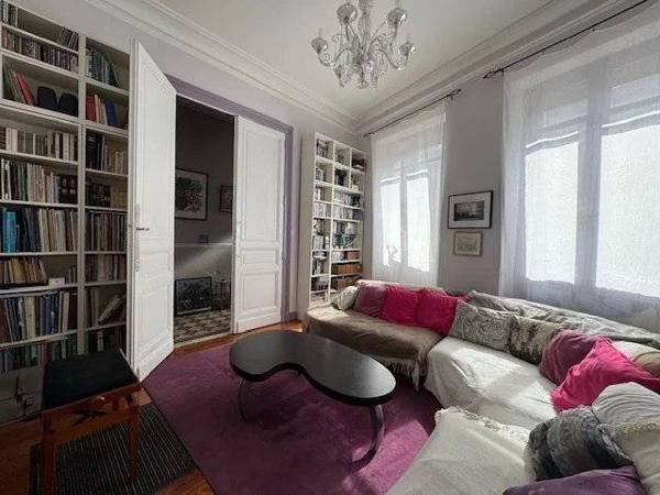 Maison Familiale Bourgeoise avec extérieur