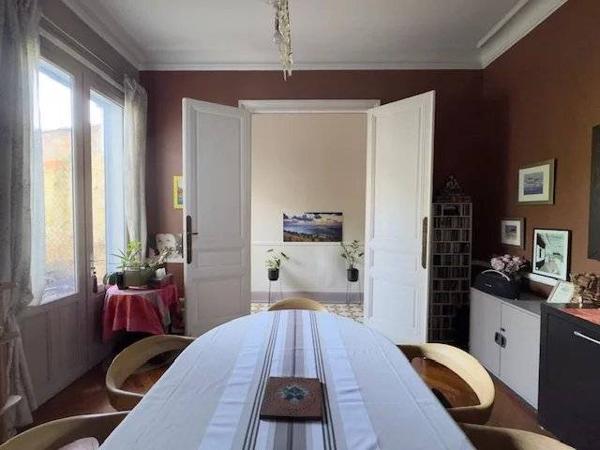 Maison Familiale Bourgeoise avec extérieur