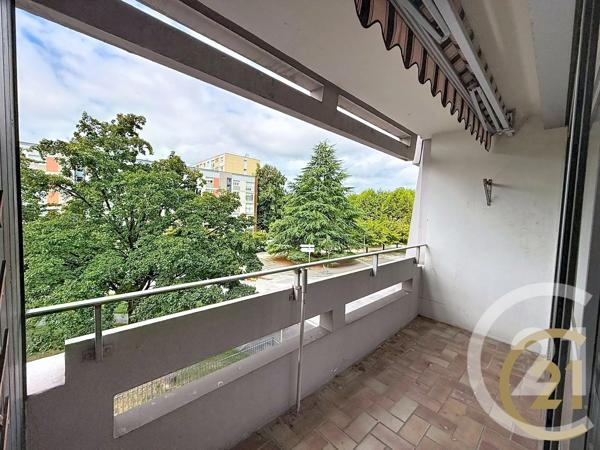 Appartement F3 à vendre  3 pièces - 63 m 2   MONTBELIARD  - 25