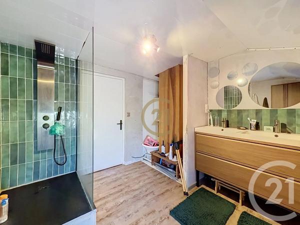 Appartement F5 à vendre  5 pièces - 81,18 m 2   PLANCHER BAS  - 70