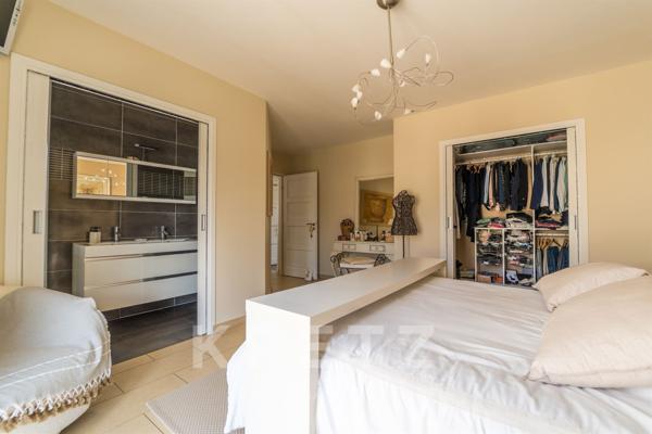 Mas d’architecte avec piscine à débordement aux portes de Béziers