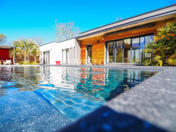 Belle villa contemporaine baignée de lumière