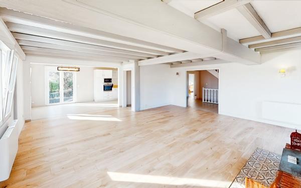 Maison à vendre    7 pièces • 186 m2 Peltre