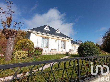 Maison traditionnelle 13 pièces de 231 m² à Montoire-sur-le-Loir (41800)