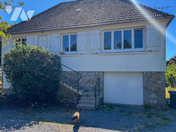 Située dans un quartier recherché, à proximité immédiate de l'école, cette maison de 75 m2 de s...