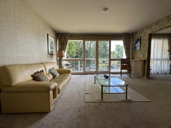 Appartement 5 pièces • 95 m² • Bords de Seine • Balcon & Parking