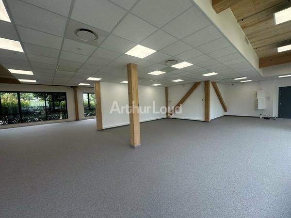 BUREAUX à LOUER de 302 m²