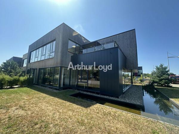 BUREAUX à LOUER de 302 m²