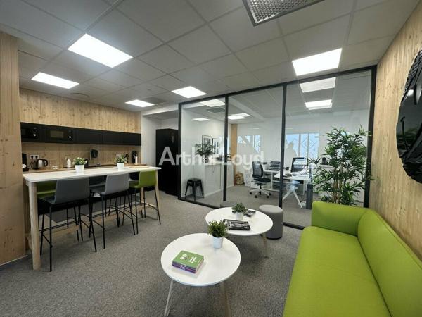 BUREAUX à LOUER de 302 m²