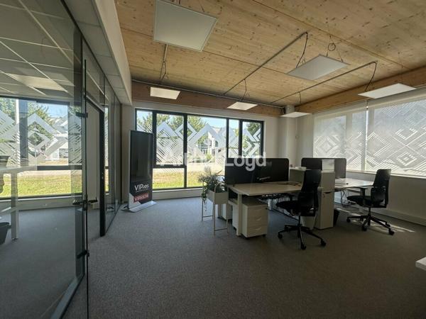 BUREAUX à LOUER de 302 m²