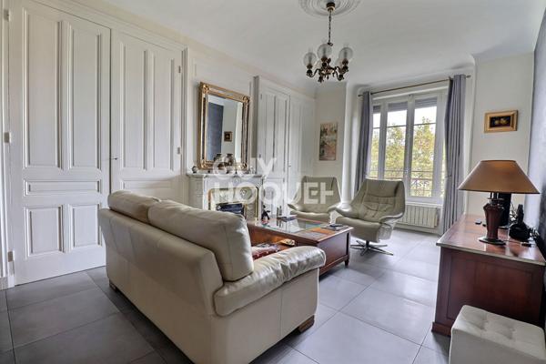 Beau T4 avec cachet de l'ancien - Place Jean Macé