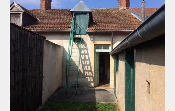 Vente Maison De bourg à rafraîchir Charenton-du-cher   