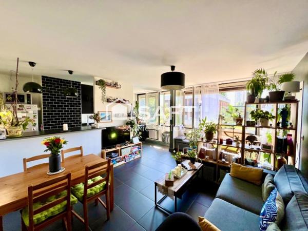 TRES LUMINEUX - EXPOSE PLEIN SUD - GRANDE CAVE