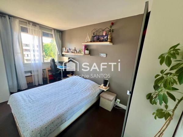 TRES LUMINEUX - EXPOSE PLEIN SUD - GRANDE CAVE