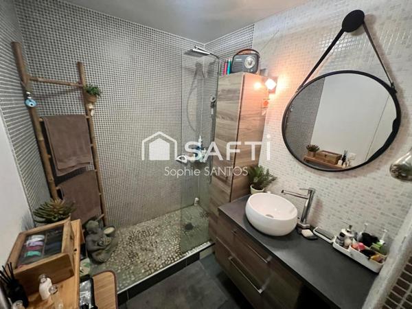 TRES LUMINEUX - EXPOSE PLEIN SUD - GRANDE CAVE