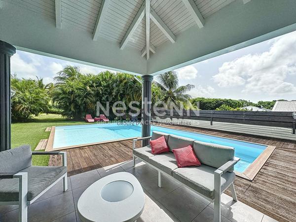 A VENDRE VILLA F5 AVEC PISCINE DE 135M² SAINTE-ANNE PROCHE DE LA PLAGE
