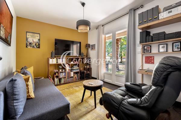 Maison
                                                                                                                                                                                                                                                                                                                        6 pièce(s)                                                                                                                                                                                                          4 chambre(s)                                                                                                                                                                                                          161  m²