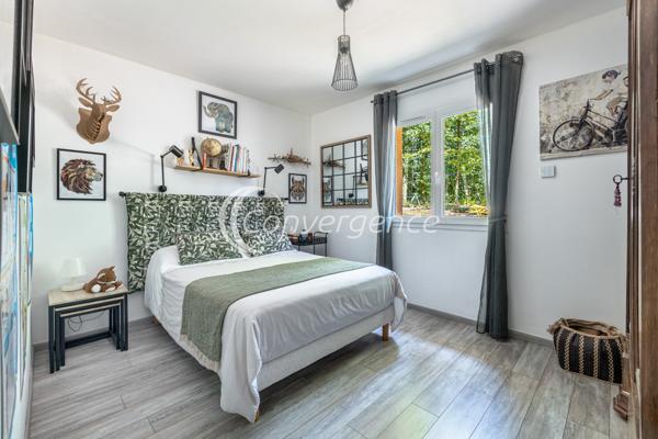 Maison
                                                                                                                                                                                                                                                                                                                        6 pièce(s)                                                                                                                                                                                                          4 chambre(s)                                                                                                                                                                                                          161  m²