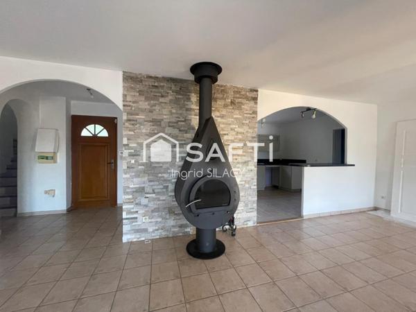 Maison, quatre chambres, Garage et piscine