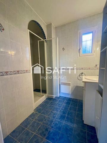 Maison, quatre chambres, Garage et piscine