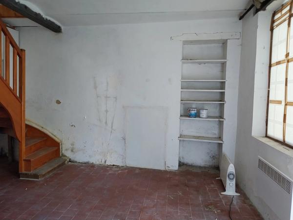 Sury-ès-Bois (18260) – Maison de village 100 m² avec jardin arboré et garage Prix : 57 000 € HAI Vente à terme libre: Paiement comptant 26 000 € + mensualité de 322,91 €/mois sur 8 ans