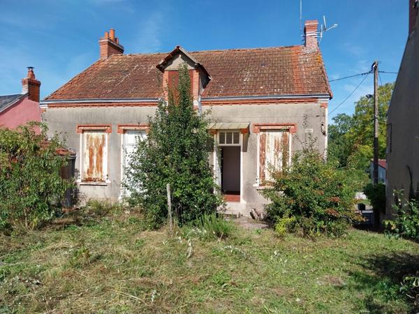Sury-ès-Bois (18260) – Maison de village 100 m² avec jardin arboré et garage Prix : 57 000 € HAI Vente à terme libre: Paiement comptant 26 000 € + mensualité de 322,91 €/mois sur 8 ans