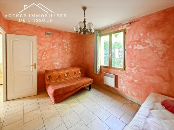 Besse-sur-Issole (83890) Maison Besse-sur-Issole, 88m², 700m² de terrain, garage, atelier, au calme